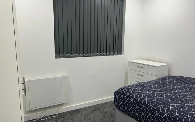 Luton Excellent 1 bed Apartment With Living Room