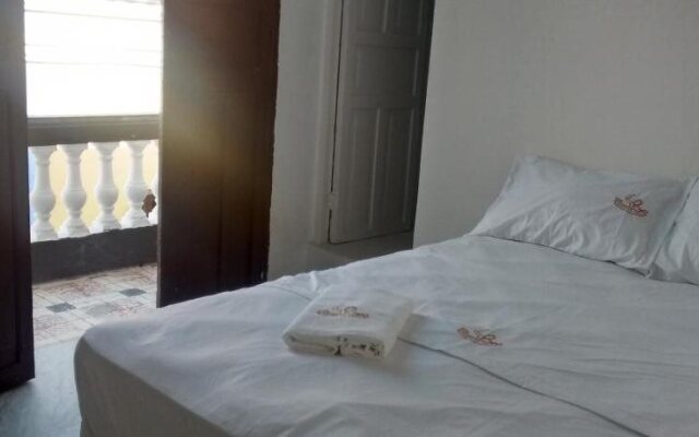 Hostal 1811 - Hostel
