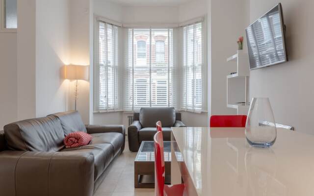 Bright 1 Bedroom Flat in Battersea