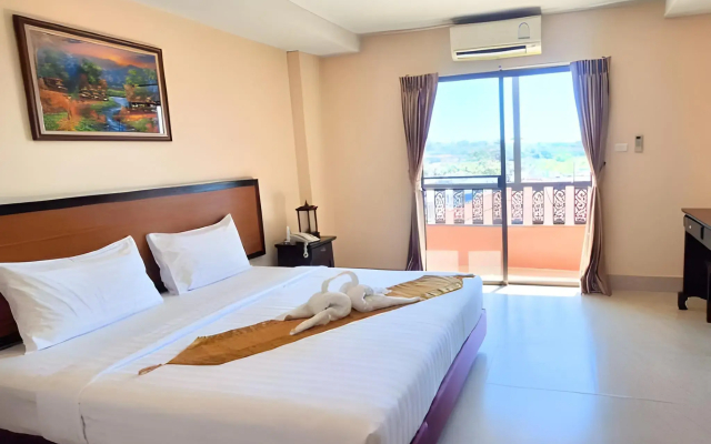 Rayong Lanna Hotel