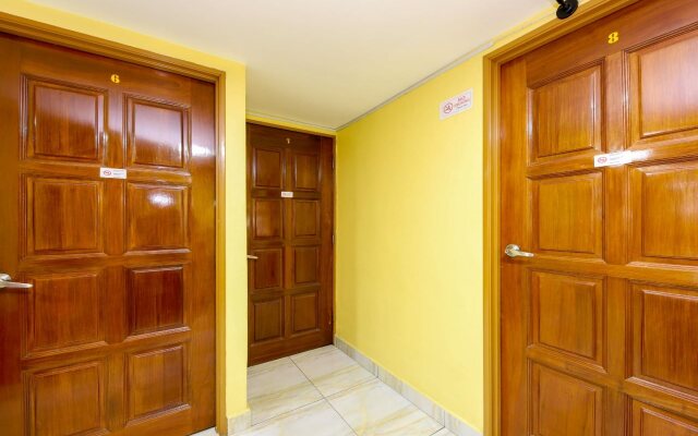 OYO 334 Everest Hotel