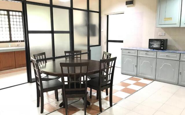 Shangrila House @ 香格里拉民宿