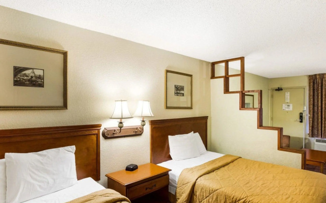 Rodeway Inn & Suites South of Fiesta Park