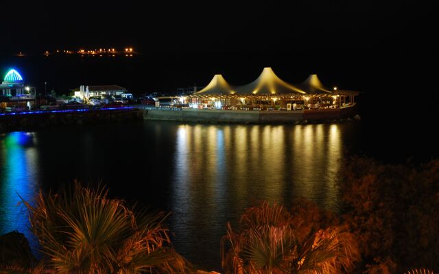 Dome Hotel
