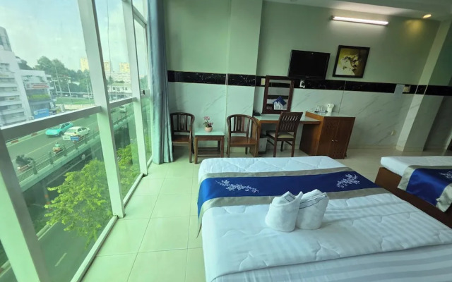 Tan Truong Son Hotel