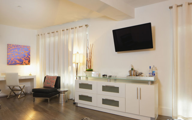 Ithaca Hotel