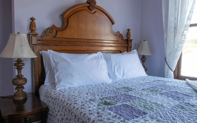 Pearl Inn Bed and Breakfast