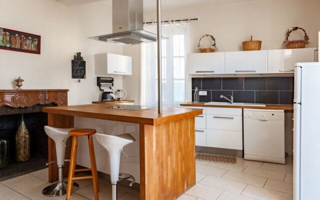 Elegant Holiday Home in Olonzac With Private Swimming Pool