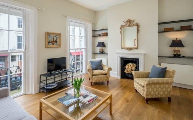 ALTIDO Bright Flat for 6, Near Victoria and Warwick sq