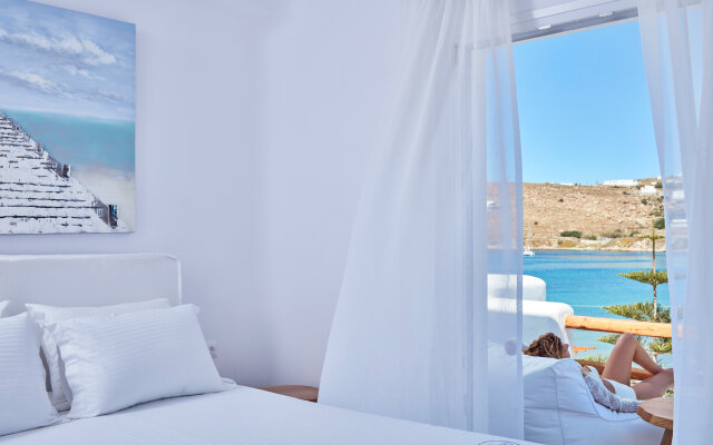 Mykonos Waves Beach House & Suites