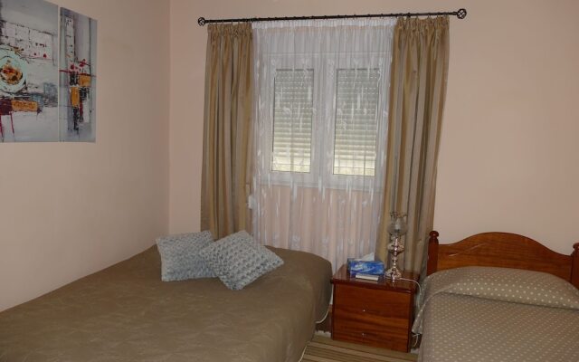 Home With Small Pool Near Athens, Easily Accessible by Public Transport
