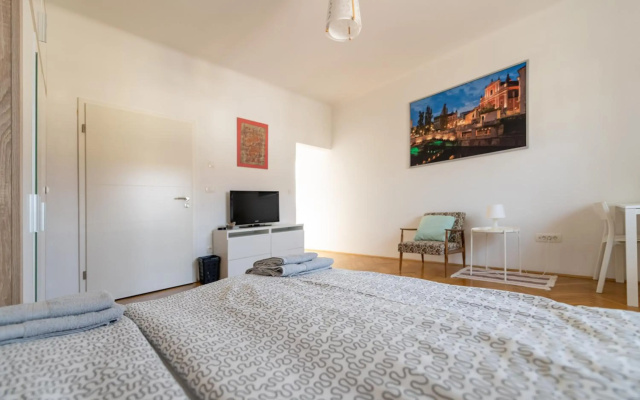 Sunny Villa Apartments