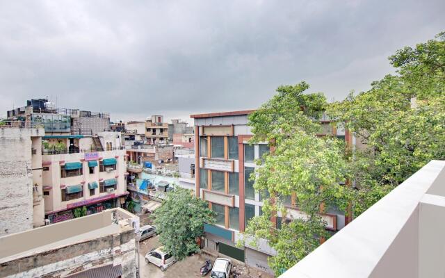 Capital O 16131 Mohit Guest House