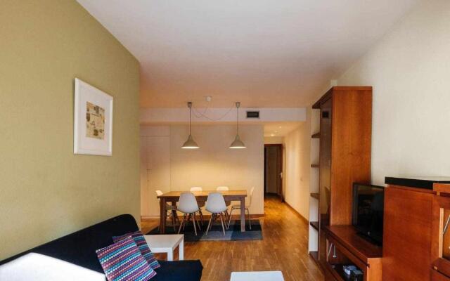 Comfortable 4 rooms 2Bath w balcony