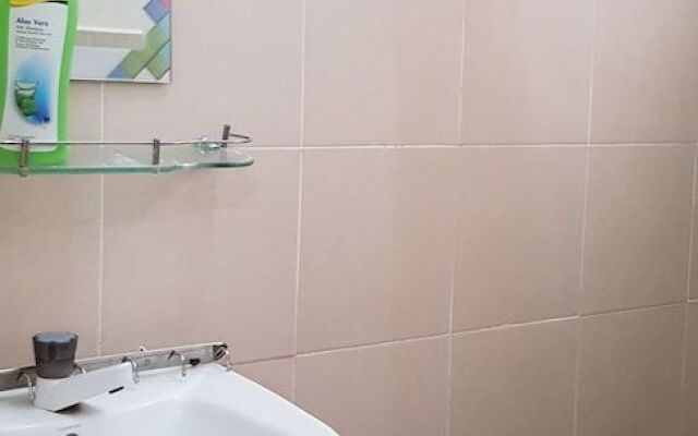 Fahaz Lumut Homestay