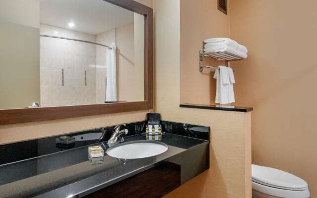 Best Western Plus Bathurst Hotel & Suites