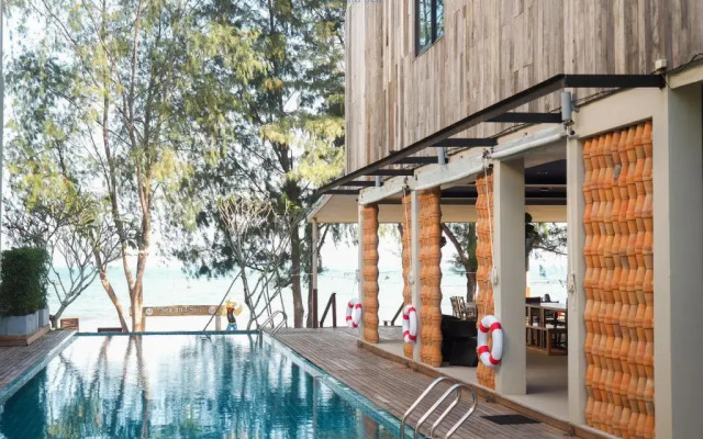Sea & Sea Villa Resort Sangaroon