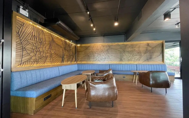 The Bedrooms Maeklong Service Apartment