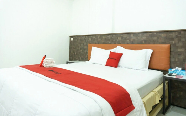 RedDoorz Plus @ Ende City Center