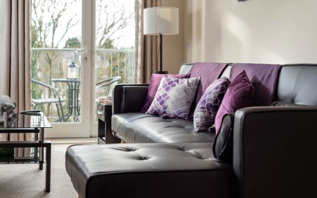 Luxury 2 Bed Flat by the Canal
