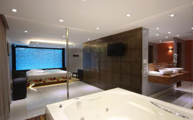 Love Time Hotel - Adult Only
