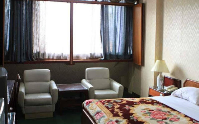 Chitra Hotel