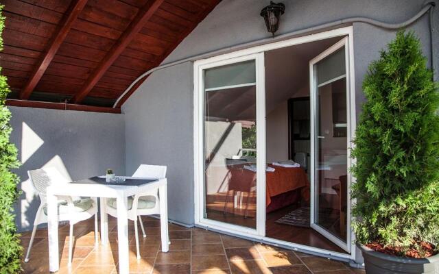 Vila Mila Riverside Apartments