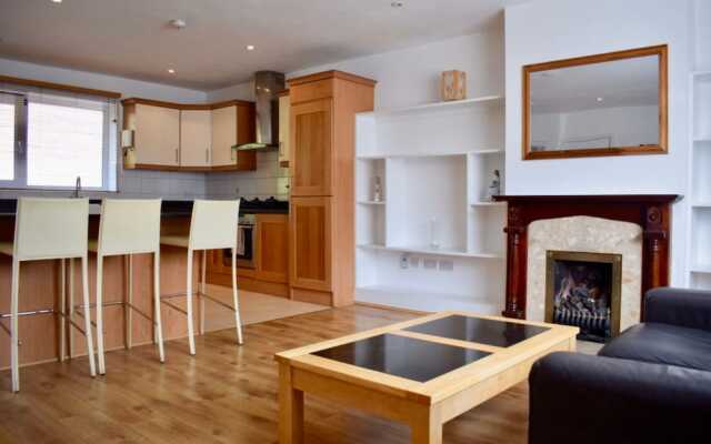 2 Bedroom Home With Parking In Ballsbridge