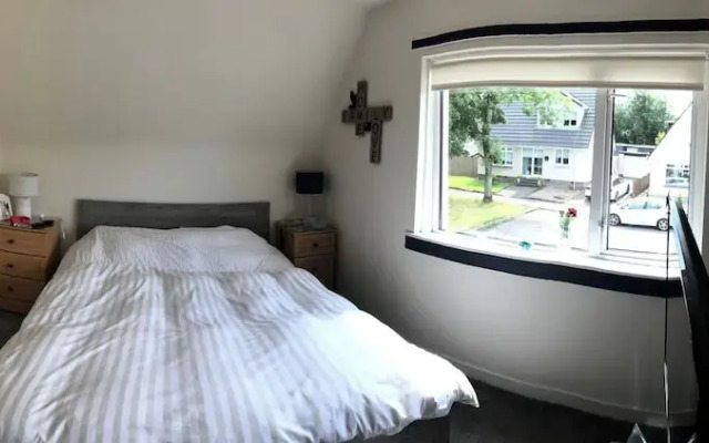 Limegrove Comfortable Three Bedroom House