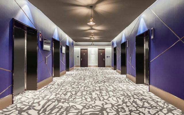 Orange Hotel (Yancheng Municipal Government Baolong Square)