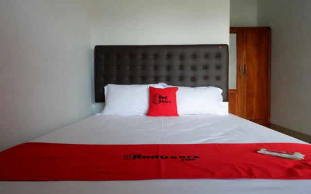 RedDoorz Syariah near Universitas Muhammadiyah Surakarta