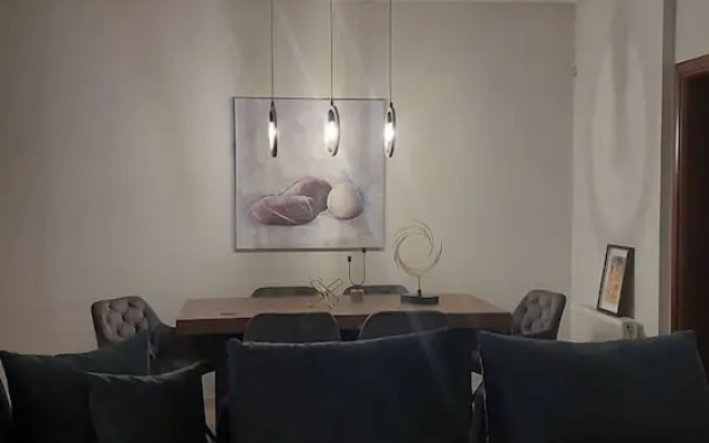 Modern Elegant Apt in Glyfada w Balcony