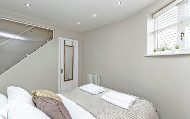 Unique Chester Racecourse Apartment