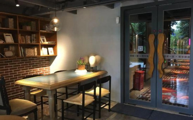 Be Home Youth Hostel