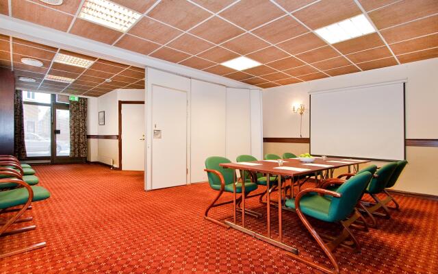 Chesterfield Hotel