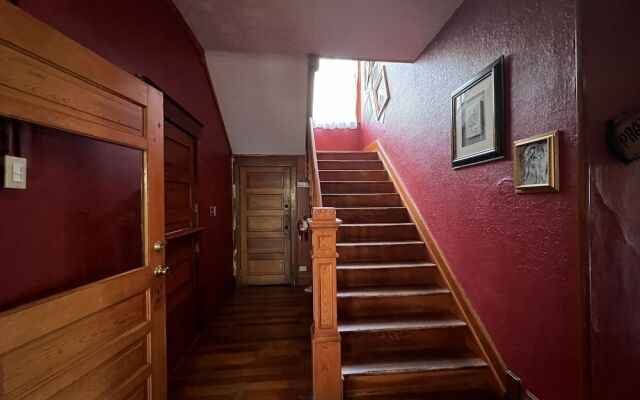 The Oliver House - Adults Only