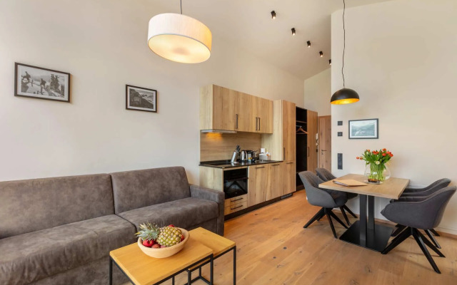 Emma Deluxe Aparthotel