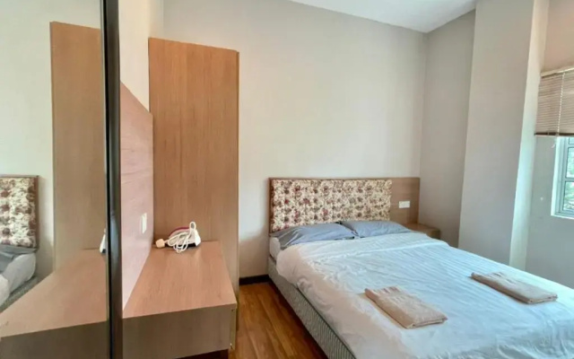 Iris House Resort
