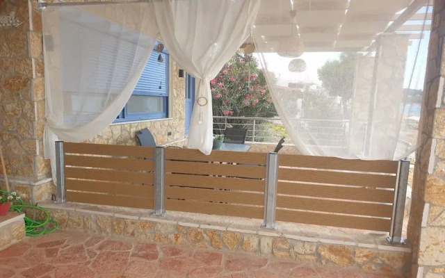 Maritinas Stone Apartment On The Beach