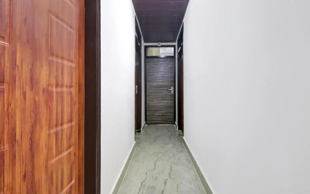 OYO Flagship 70198 Madhuban Residency