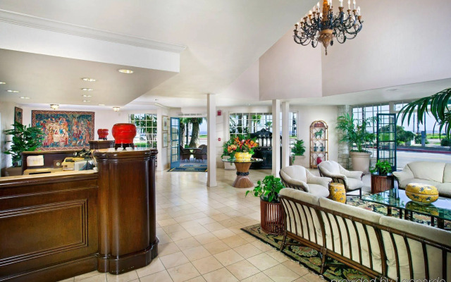 Santa Barbara Inn