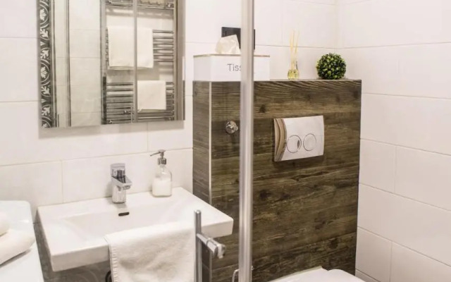 Very stylish and fresh studio home in the center