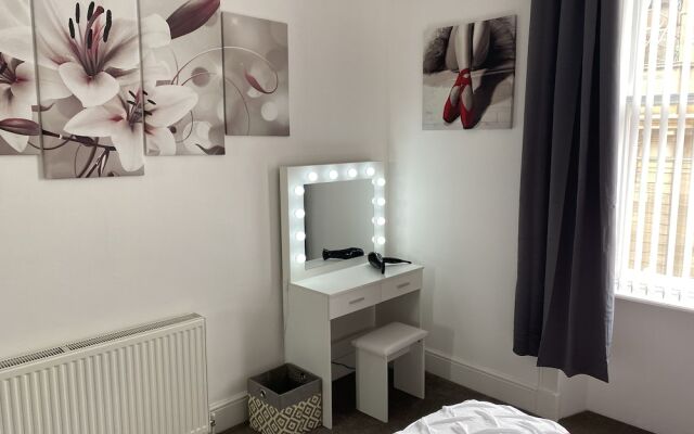 Impeccable 1-bed Apartment Perth a Home From Home