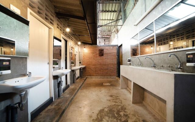 OYO 532 Meet & Meet Hostel