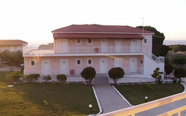 Kastro Beach Hotel