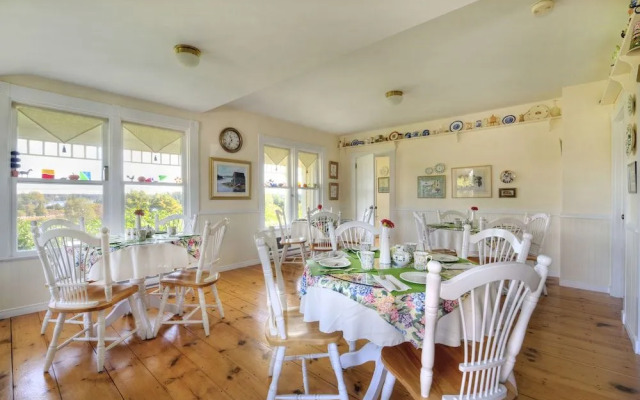 Bayview Pines Country Inn Apartments