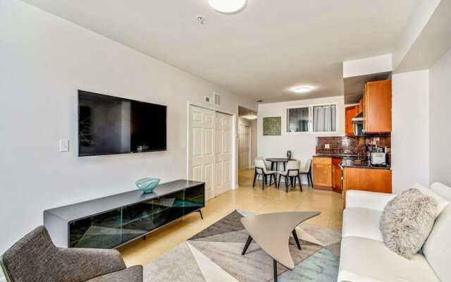 Forget the Hotel and Stay in Style in a 2bd Apt