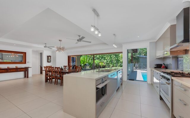 Luxury Home near Marina
