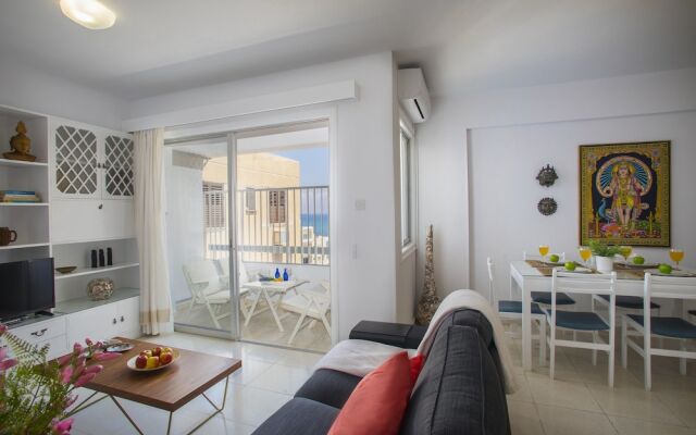 Mackenzie Leo Seafront Suite