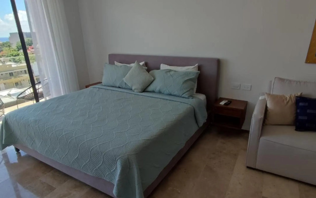 Menesse mitdtown2 , AVE 25TH